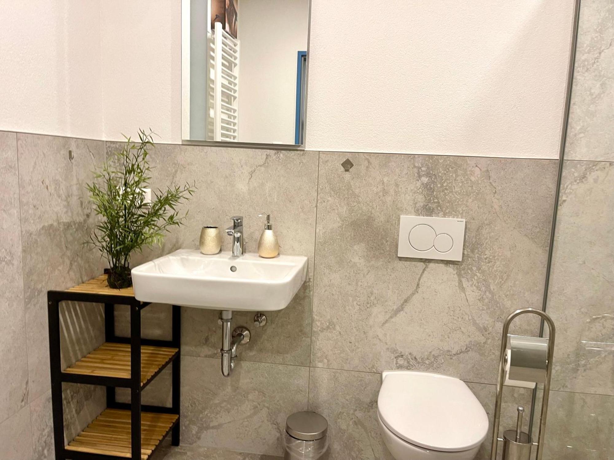 Neu Grosse Einzimmerwohnung Im Zentrum Goldstadt Pforzheim Schloessle Zewnętrze zdjęcie